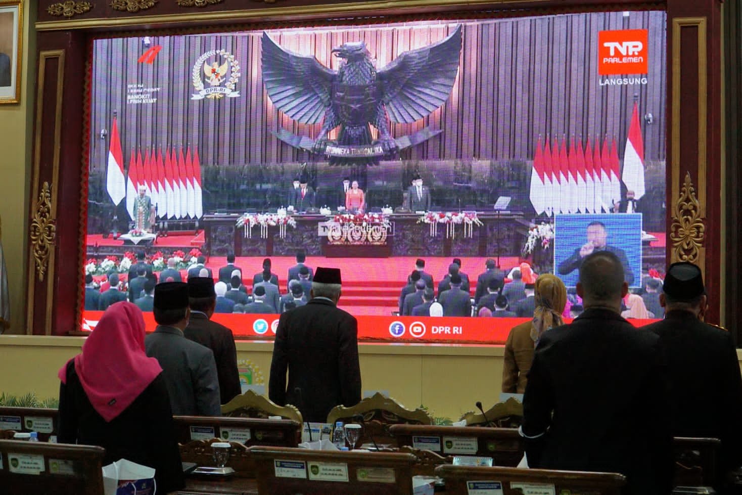 71b25fd7-35fa-4e70-83b1-9d86625f8959