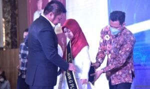 ecde938a-e593-49ed-a6db-98aedf535799