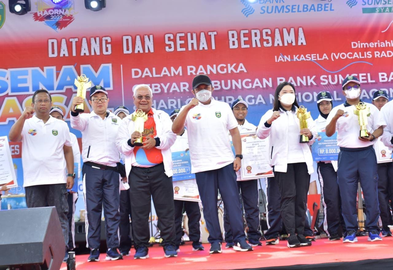 PT Bukit Asam Tbk (PTBA) memperoleh piala dan penghargaan dari Pemprov Sumsel sebagai Pembina Olahraga Berprestasi dan Berdedikasi Kategori BUMN PT Bukit Asam Tbk (PTBA) memperoleh piala dan penghargaan dari Pemprov Sumsel sebagai Pembina Olahraga Berprestasi dan Berdedikasi Kategori BUMN
