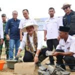 PT Bukit Asam memulai pembangunan PLTS berkapasitas 42 kilowatt peak (kWp) di Kampung Rejosari Mataram PT Bukit Asam memulai pembangunan PLTS berkapasitas 42 kilowatt peak (kWp) di Kampung Rejosari Mataram
