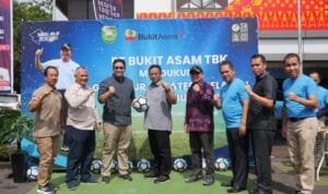 PT Bukit Asam Tbk (PTBA) memberikan bantuan 300 bola kepada Dinas Pemuda dan Olahraga Sumsel PT Bukit Asam Tbk (PTBA) memberikan bantuan 300 bola kepada Dinas Pemuda dan Olahraga Sumsel