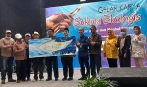 Foto bersama pada gelar karya, ‘Sukma Ekologis’ dalam karya Iqbal J Permana dan Fir Azwar di Auditorium RRI Palembang, Kamis (10/11/2022) Foto bersama pada gelar karya, ‘Sukma Ekologis’ dalam karya Iqbal J Permana dan Fir Azwar di Auditorium RRI Palembang, Kamis (10/11/2022)