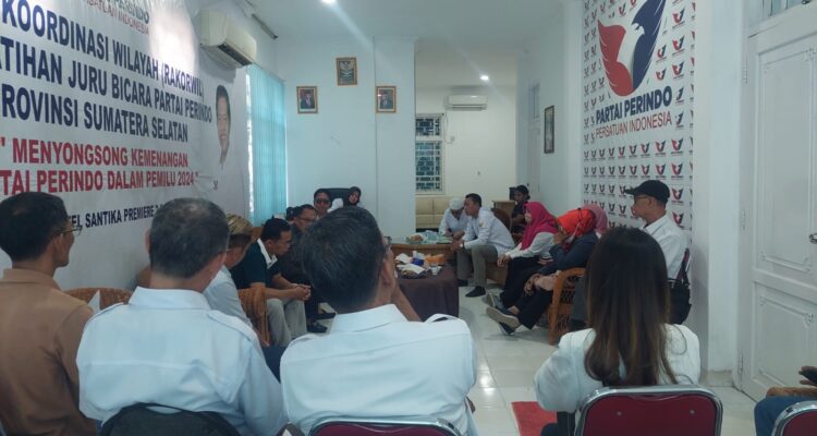 DPW Partai Perindo Sumsel saat rapat konsolidasi bersama DPD Partai Perindo Kota Palembang, Sabtu (12/11/2022)