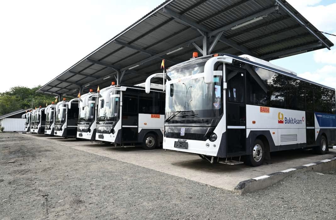 PTBA mulai mengoperasikan 10 Unit bus listrik untuk kendaraan tambang PTBA mulai mengoperasikan 10 Unit bus listrik untuk kendaraan tambang