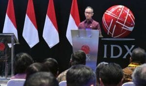 Ketua Dewan Komisioner Otoritas Jasa Keuangan (OJK) Mahendra Siregar Ketua Dewan Komisioner Otoritas Jasa Keuangan (OJK) Mahendra Siregar
