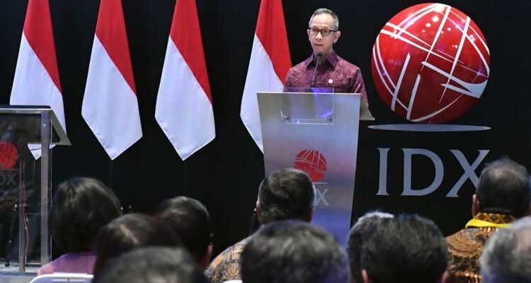 Ketua Dewan Komisioner Otoritas Jasa Keuangan (OJK) Mahendra Siregar