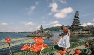 Bali mendapat penghargaan tingkat dunia dan kali ini situs perjalanan TripAdvisor melalui penghargaan tahunannya Travelers’ Choice Award for Destinations, telah menobatkan Pulau Dewata sebagai destinasi terpopuler kedua di dunia 2023