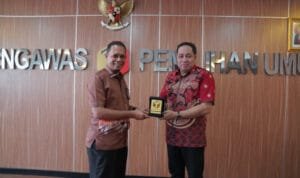 Anggota Bawaslu Herwyn Malonda saat menerima kunjungan BNPT, Jumat (20/1/2023) Anggota Bawaslu Herwyn Malonda saat menerima kunjungan BNPT, Jumat (20/1/2023)