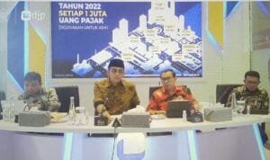 Dirjen Pajak Suryo Utomo (tengah) dalam media briefing Informasi Perpajakan Terkini   Dirjen Pajak Suryo Utomo (tengah) dalam media briefing Informasi Perpajakan Terkini