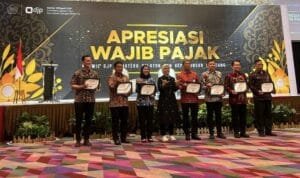 PTBA Sabet Penghargaan dari Kanwil DJP Sumsel Babel PTBA Sabet Penghargaan dari Kanwil DJP Sumsel Babel