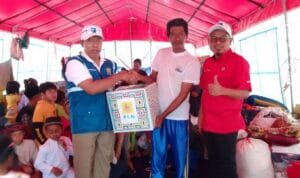 PLN UID S2JB  saat memberikan bantuan bagi warga terdampak gempa bumi Cianjur PLN UID S2JB saat memberikan bantuan bagi warga terdampak gempa bumi Cianjur