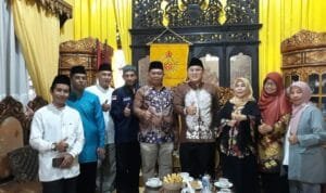 Jajaran pengurus Forum Komunikasi Rumah Tahfiz Darussalam Kota Palembang (FKRTD) Kota Palembang bersilaturahmi ke Istana Adat Kesultanan Palembang Darussalam KPD), Kamis (12/1/2023) Jajaran pengurus Forum Komunikasi Rumah Tahfiz Darussalam Kota Palembang (FKRTD) Kota Palembang bersilaturahmi ke Istana Adat Kesultanan Palembang Darussalam KPD), Kamis (12/1/2023)