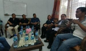 Kadisbudpar Kabupaten Samosir Tetty Naibaho saat menerima audiensi Panitia Pelaksana Ekspedisi Geopark Kaldera Toba Rangkaian Kegiatan HPN 2023 SMSI di Provinsi Sumut, di Parbaba Samosir, Jumat (20/01/2023) Kadisbudpar Kabupaten Samosir Tetty Naibaho saat menerima audiensi Panitia Pelaksana Ekspedisi Geopark Kaldera Toba Rangkaian Kegiatan HPN 2023 SMSI di Provinsi Sumut, di Parbaba Samosir, Jumat (20/01/2023)