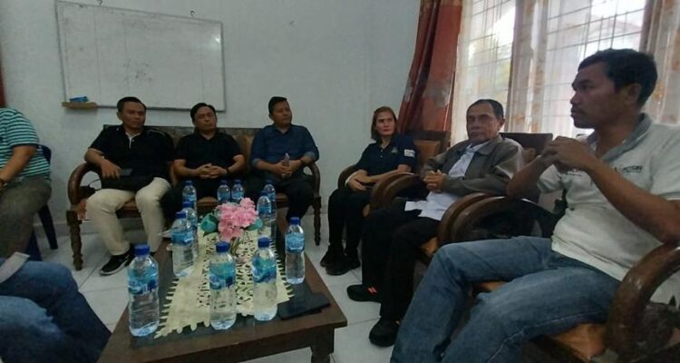 Kadisbudpar Kabupaten Samosir Tetty Naibaho saat menerima audiensi Panitia Pelaksana Ekspedisi Geopark Kaldera Toba Rangkaian Kegiatan HPN 2023 SMSI di Provinsi Sumut, di Parbaba Samosir, Jumat (20/01/2023)