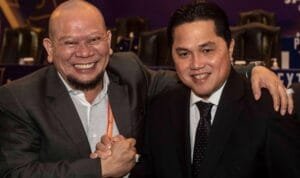 KLB Tetapkan Erick Thohir (kanan) sebagai Ketum PSSI. (Foto: ANTARA) KLB Tetapkan Erick Thohir (kanan) sebagai Ketum PSSI. (Foto: ANTARA)