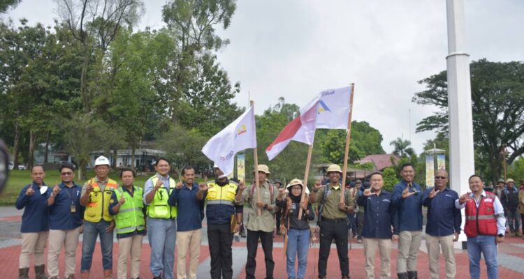 pelepasan Tim Bukit Asam Summit Trekking, Rabu (1/2/2023) di Halaman Kantor Besar PTBA Tanjung Enim