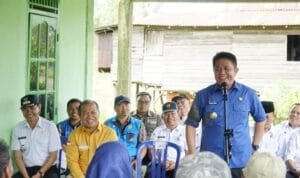 Gubernur Sumatera Selatan bersama dengan General Manager UID S2JB melakukan survey lokasi bersama menuju salah satu lokasi dusun yang belum berlistrik yaitu Dusun Saluran Desa Kenten Laut Kabupaten Banyuasin, Rabu (15/2/2023)