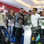 Presiden RI Joko Widodo saat membuka pameran otomotif tahunan The 30th Indonesia International Motor Show (IIMS) 2023