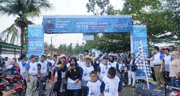 Jalan Sehat Bersama BUMN serentak di seluruh provinsi Se-Indonesia dalam rangka HUT ke-25 Kementrian BUMN, Minggu (19/2/2023)