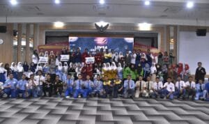 Para pemenang Lomba Cerdas Tepat Tingkat Pelajar dalam rangkaian HUT ke-42 PT Bukit Asam
