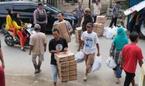 PLN UP3 Lahat bersama Yayasan Baitul Maal (YBM) PLN UID S2JB menyalurkan bantuan berupa sembako, pakaian, peralatan masak, material bangunan, dan obat - obatan kepada Korban yang terdampak Banjir Bandang. PLN UP3 Lahat bersama Yayasan Baitul Maal (YBM) PLN UID S2JB menyalurkan bantuan berupa sembako, pakaian, peralatan masak, material bangunan, dan obat - obatan kepada Korban yang terdampak Banjir Bandang.