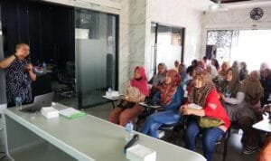 Rumah BUMN Bukit Asam Muara Enim menggelar Leadership Training dan Motivasi untuk 38 orang dari 12 kelompok SIBA Batik Kujur.