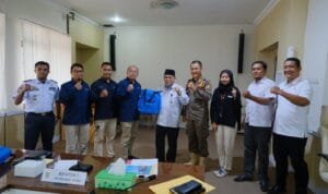 Asisten  Pemerintahan dan Kesra Setda Muba H Yudi Herzandi SH MH saat menyambut audiensi pihak PT Bukit Asam di ruang rapat Randik, Rabu (01/03/2023) Asisten  Pemerintahan dan Kesra Setda Muba H Yudi Herzandi SH MH saat menyambut audiensi pihak PT Bukit Asam di ruang rapat Randik, Rabu (01/03/2023)