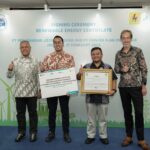 PT PLN (Persero) kembali menyalurkan energi bersih melalui Renewable Energy Certificated (REC)