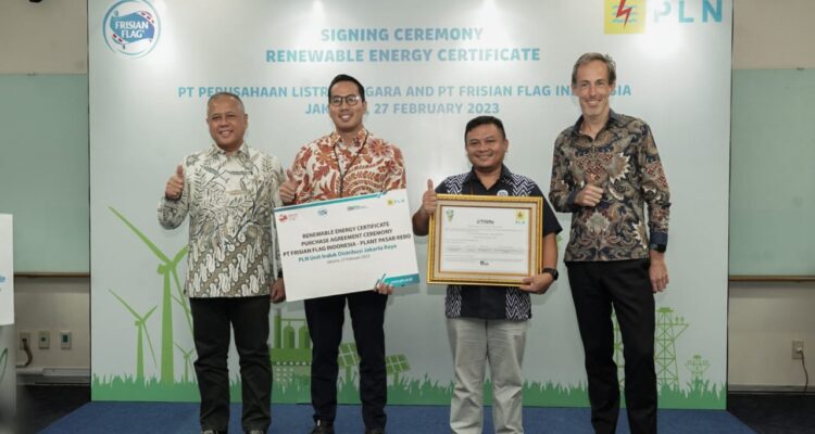 PT PLN (Persero) kembali menyalurkan energi bersih melalui Renewable Energy Certificated (REC)