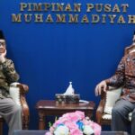 Ketua Umum PP Muhammadiyah Haedar Nashir menerima kunjungan Menkopolhukam Mohammad Mahfud MD di kantor PP Muhammadiyah Jalan Cik Ditiro, Senin (03/04)