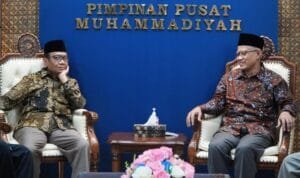 Ketua Umum PP Muhammadiyah Haedar Nashir menerima kunjungan Menkopolhukam Mohammad Mahfud MD di kantor PP Muhammadiyah Jalan Cik Ditiro, Senin (03/04) Ketua Umum PP Muhammadiyah Haedar Nashir menerima kunjungan Menkopolhukam Mohammad Mahfud MD di kantor PP Muhammadiyah Jalan Cik Ditiro, Senin (03/04)
