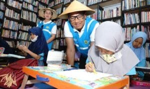 Direktur Utama PT PLN (Persero) Darmawan Prasodjo Direktur Utama PT PLN (Persero) Darmawan Prasodjo