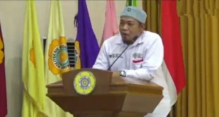 Ketua IWO Sumsel Sonny Kushardian saat memberikan sambutan pada pemberian bingkisan idulfitri 1444 bagi Rumah Tahfiz Qur'an dan puluhan wartawan, Selasa (18/4/2023)