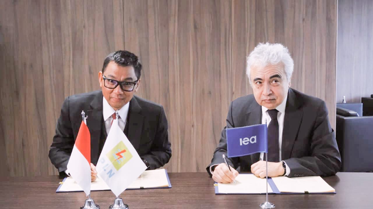 PT PLN (Persero) menggandeng International Energy Agency (IEA) untuk mematangkan Just Energy Transition Partnership Investment and Policy Plan (JETP IPP) dalam mengakselerasi transisi energi Indonesia