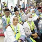 Sebanyak 360 jamaah calon haji (JCH) kloter 2 Embarkasi Palembang tiba di Asrama Haji Palembang, Sabtu (27/5) siang.