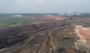 Kasus kerusakan lingkungan dengan modus pemindahan alur Sungai Penimur yang dilakukan perusahaan kontraktor pertambangan, PT Lematang Coal Lestari (LCL) telah disidang oleh Pengadilan Negeri (PN) Muara Enim.