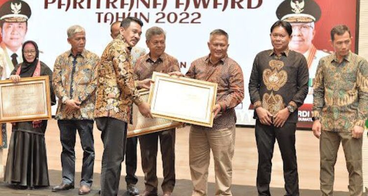 Komitmen Lindungi Pekerja, PTBA Raih Paritrana Award