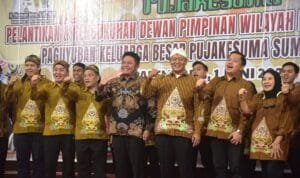 Gubernur Sumsel, H Herman Deru saat menghadiri pelantikan dewan pimpinan Pujakesuma periode 2022-2027 di Ballroom Hotel Swarna Dwipa Palembang, Kamis (1/6/2023) Gubernur Sumsel, H Herman Deru saat menghadiri pelantikan dewan pimpinan Pujakesuma periode 2022-2027 di Ballroom Hotel Swarna Dwipa Palembang, Kamis (1/6/2023)