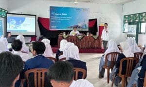 PLN Unit Layanan Pelanggan Argamakmur melaksanakan Program PLN Mobile Goes to School ke SMA Negeri 1 Kabupaten Bengkulu Utara
