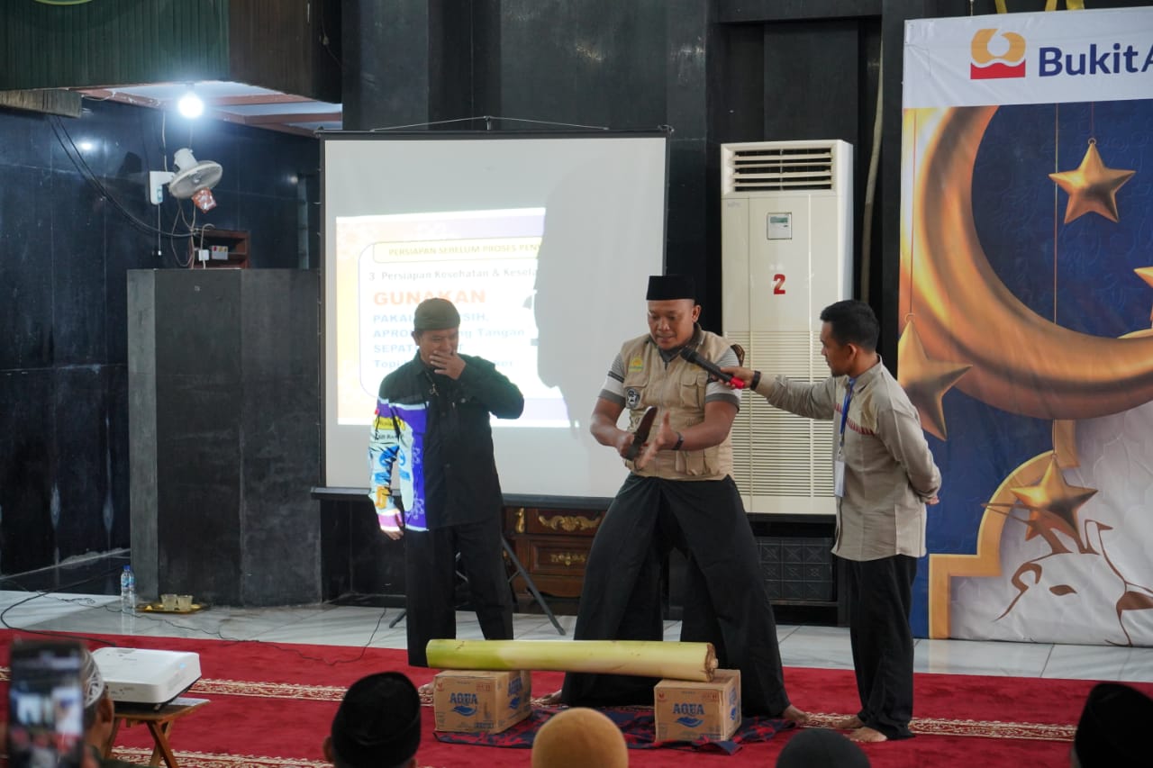 PT Bukit Asam Tbk (PTBA) menggelar pelatihan penyembelihan hewan kurban di Masjid Jami' Bukit Asam, Sabtu (17/6/2023)