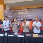 Kombes Pol Harryo Sugihhartono didampingi Kasat Reskrim AKBP Haris Dinzah saat menggelar keterangan pers, Rabu (28/6/2023) Kombes Pol Harryo Sugihhartono didampingi Kasat Reskrim AKBP Haris Dinzah saat menggelar keterangan pers, Rabu (28/6/2023)