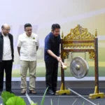 Gubernur Sumsel Herman Deru ketika membuka Focus Group Discussion (FGD) terkait ilegal drilling, di Hotel Novotel Palembang, Selasa (11/7) Gubernur Sumsel Herman Deru ketika membuka Focus Group Discussion (FGD) terkait ilegal drilling, di Hotel Novotel Palembang, Selasa (11/7)