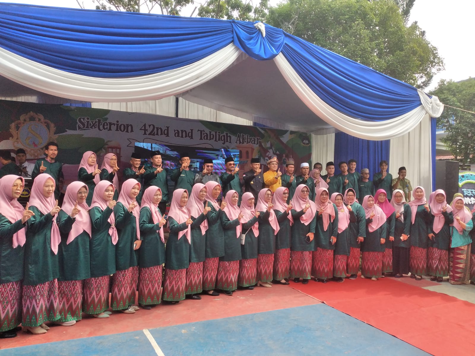 Sekolah Menengah Atas (SMA) Negeri 6 Palembang menggelar Tabliqh Akbar yang merupakan rangkaian peringatan Hari Ulang Tahun SMA Negeri 6 Palembang yang ke 42, Kamis (20/7).
