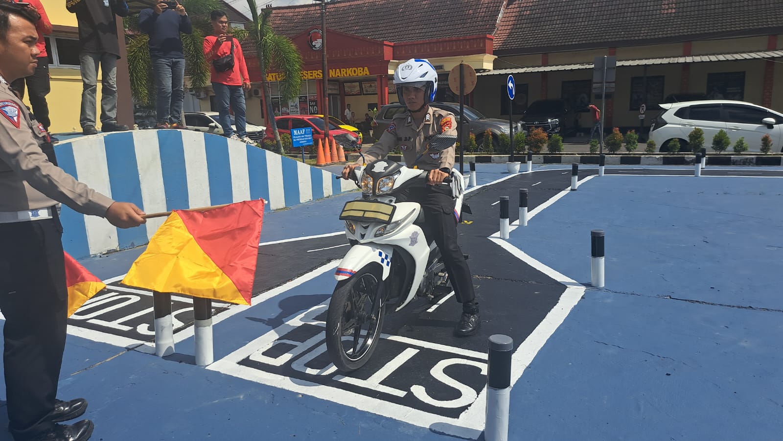 Satlantas Polrestabes Palembang melauncing Sirkuit Ujian Praktek SIM kendaraan bermotor di Mapolrestabes Palembang, Kamis (10/8/2023)