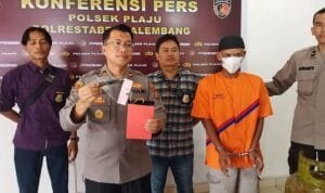 Unit Reskrim Polsek Plaju Palembang saat menggelar konferensi pers