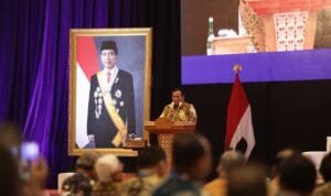 Menhan Prabowo Subianto dalam acara Seminar Ekonomi yang diselenggarakan Universitas Kebangsaan Republik Indonesia di Balroom Hotel Bidakara, Jakarta, Selasa (15/8/2023)