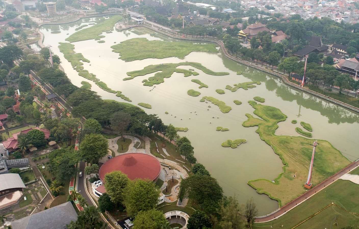 Wajah Baru Taman Mini Indonesia Indah dengan wajah baru,lebih hijau, lebih indah dan lebih rapih. (Foto: PUPR)