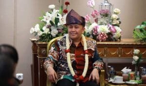 Penjabat (Pj) Gubernur Sumatera Selatan Agus Fatoni, begitu landing di Bandara Internasional Sultan Mahmud Badaruddin II Palembang