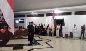 Bupati Empat Lawang Joncik Muhammad Kukuhkan 27 Anggota Paskibraka