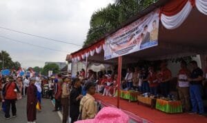 Saat pertunjukkan siswa SMP di Depan Bupati Empat Lawang Yang Berlokasi di Depan SD 08 Tebing Tinggi, Sabtu (19/08/23) Saat pertunjukkan siswa SMP di Depan Bupati Empat Lawang Yang Berlokasi di Depan SD 08 Tebing Tinggi, Sabtu (19/08/23)